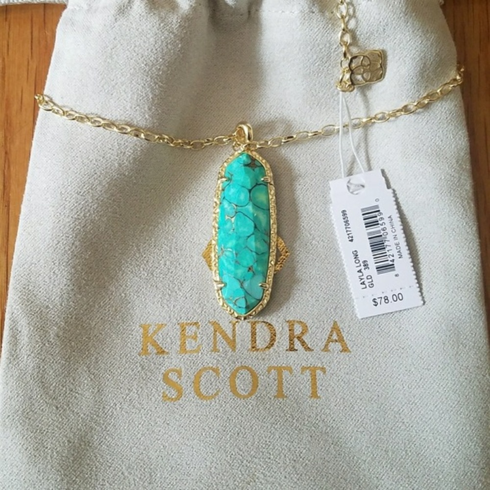Kendra Scott necklace